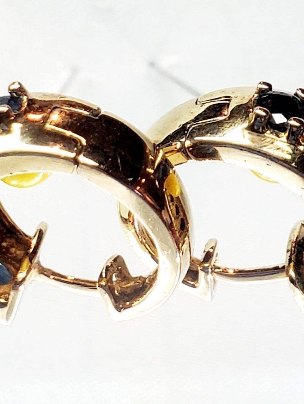 Ross Vintage 18k Gold Vermeil 925 Sterling Silver Sapphire Huggie Hoops — image 4 of 7